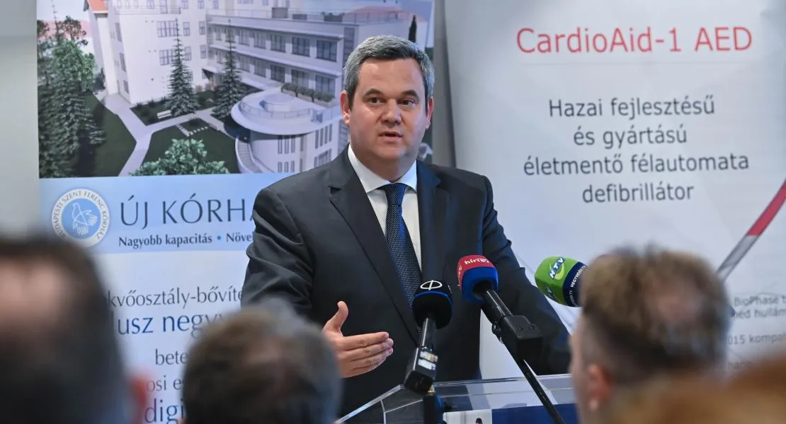 Eltiltotta a Fidesz Takács Péter államtitkárt attól, hogy a kórházak katasztrofális helyzetéről beszéljen