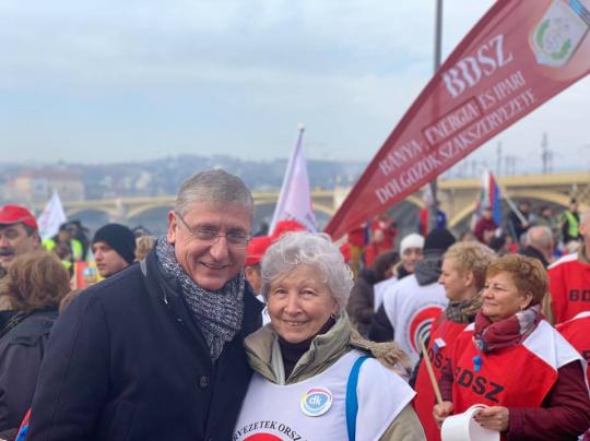 Tüntetés a rabszolgatörvény ellen