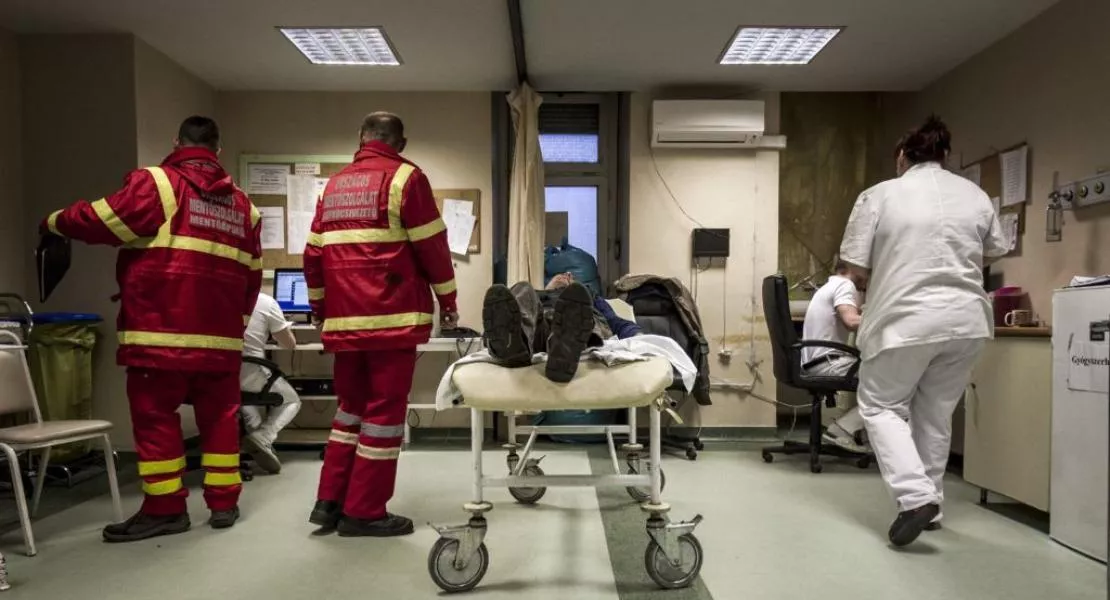 Egészségügyi válsághelyzet kihirdetését követeli a DK a kormánytól: évente 30 ezer megmenthető ember hal meg Magyarországon
