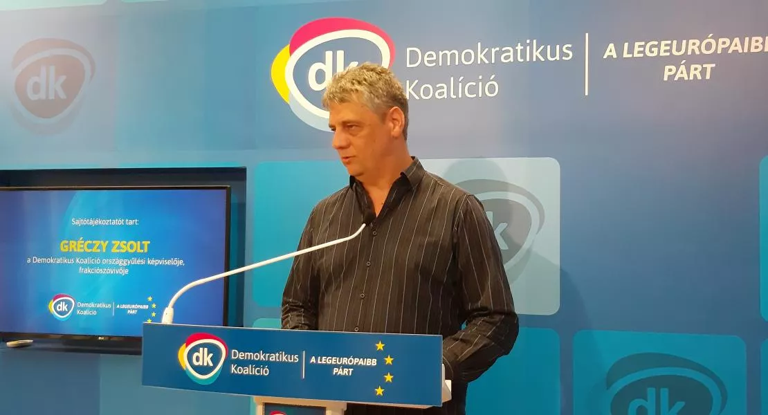 Trollösztöndíjat fizet a Fidesz a hivatásos uszítóknak: 60 ezret kapnak közpénzből az egyetemista bérkommentelők