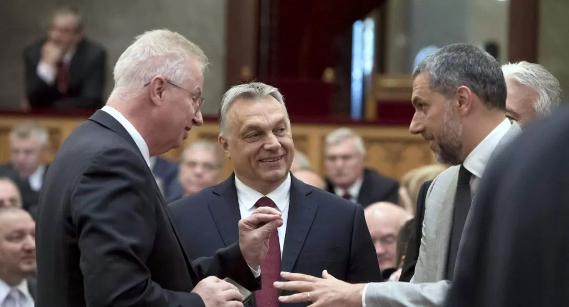 Trócsányi bukott, de Orbán esett pofára