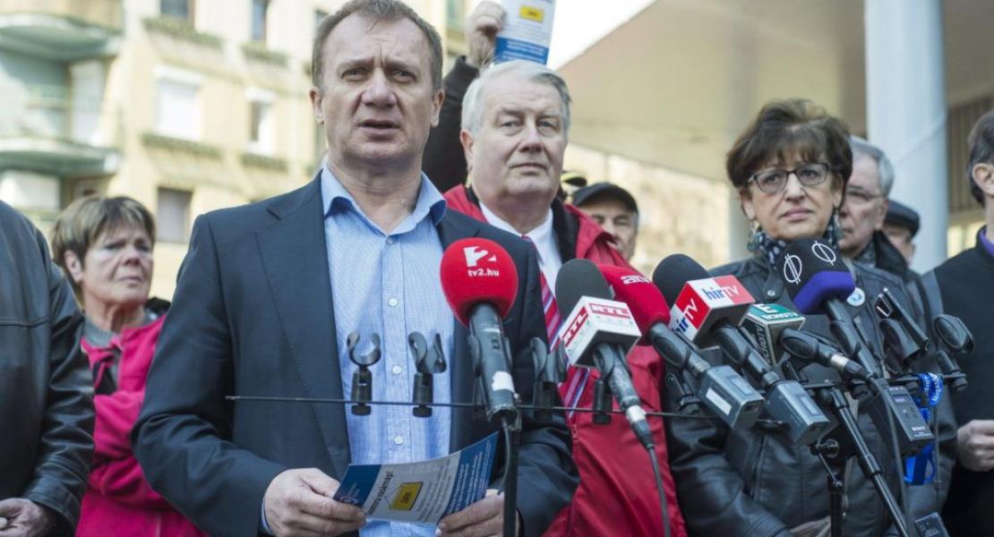 Már a mentelmi bizottság is a Fidesz ökle lett: „közvádas“ javaslat esetén felfüggesztik Varju László mentelmi jogát