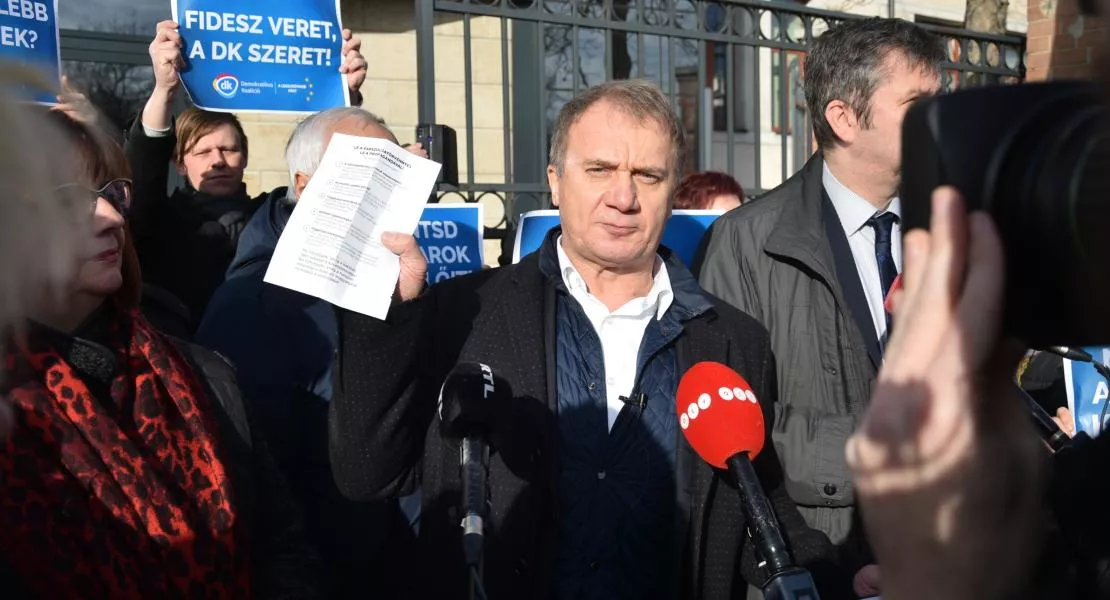 Koncepciós perre készül Orbán ügyészsége - Ma tartották Varju László meghallgatását