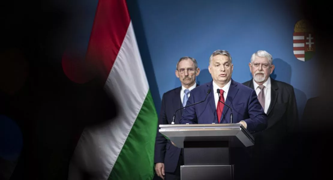 A koronavírusos zöldszám gyakorlatilag használhatatlan - Ennyire veszik komolyan Orbánék a magyarok védelmét