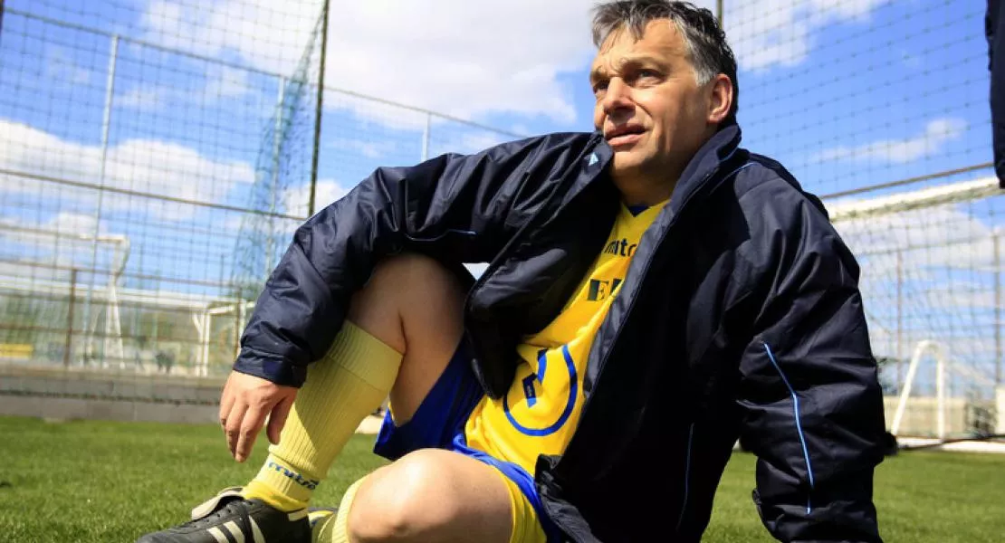 Felháborító, hogy a kormány még koronavírus-járvány idején is a focit akarja menteni - A bankok járványadójából is Orbán kedvenc sportját tolnák meg