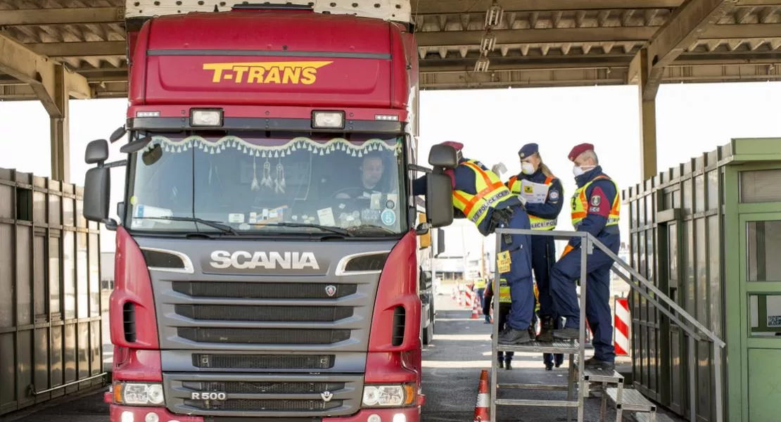 A Demokratikus Koalíció az Európai Bizottsághoz fordul a kamionsofőrök romló munkakörülményei miatt