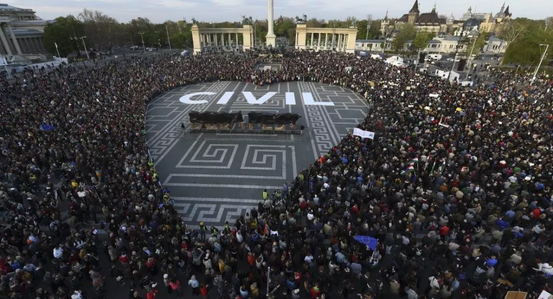 Most már hivatalos: uniós jogot sért az Orbán-kormány diktatúrákból ismert civiltörvénye