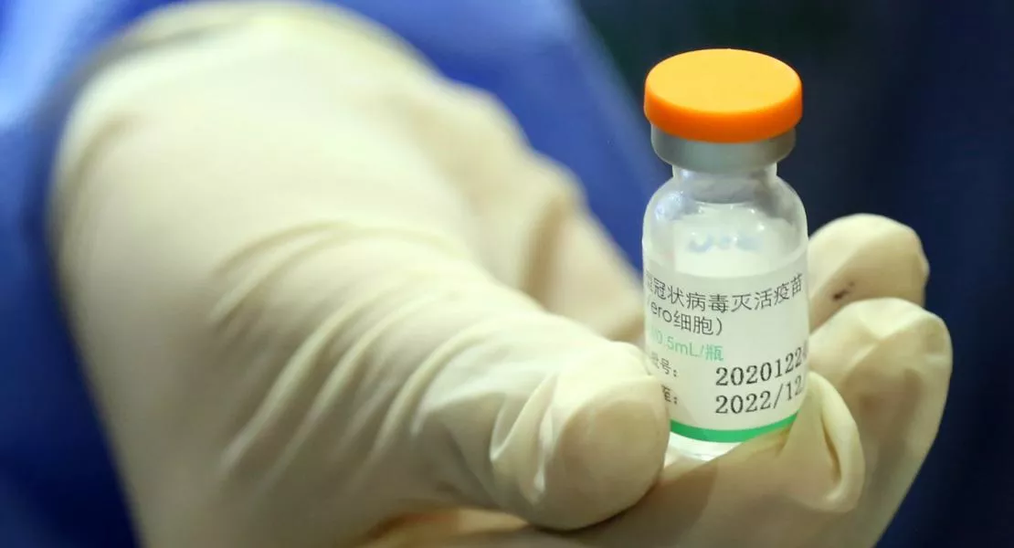 Orbánék a Visegrádi országok közt is magukra maradtak az ellenőrizetlen vakcinák használatának erőltetésével