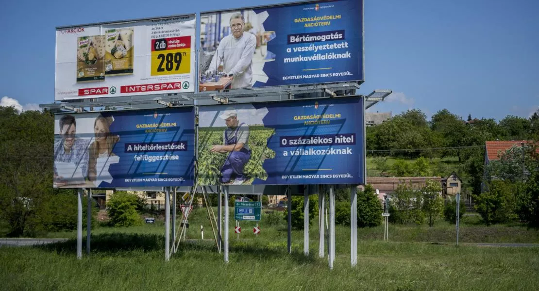 Eszméletlenül sok ember vesztette el a munkáját, míg Orbánék válságkezelés helyett inkább plakátokat nyomtattak
