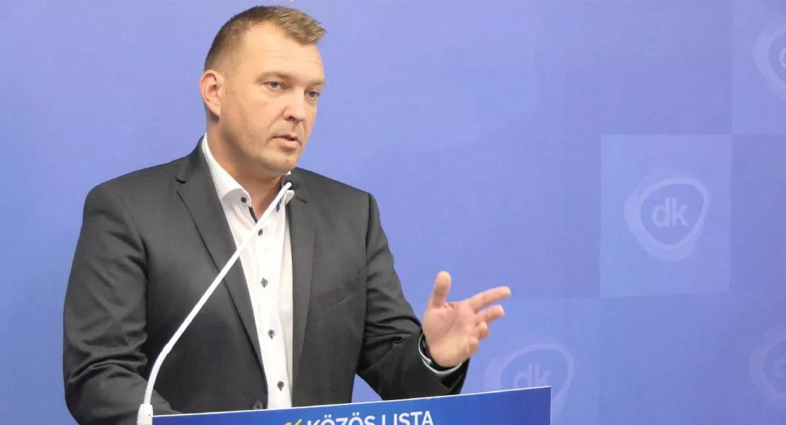 Barkóczi Balázs: Újabb két évig tartjuk el közpénzből a semmittevésben kiválóan teljesítő fideszes kormánybiztost