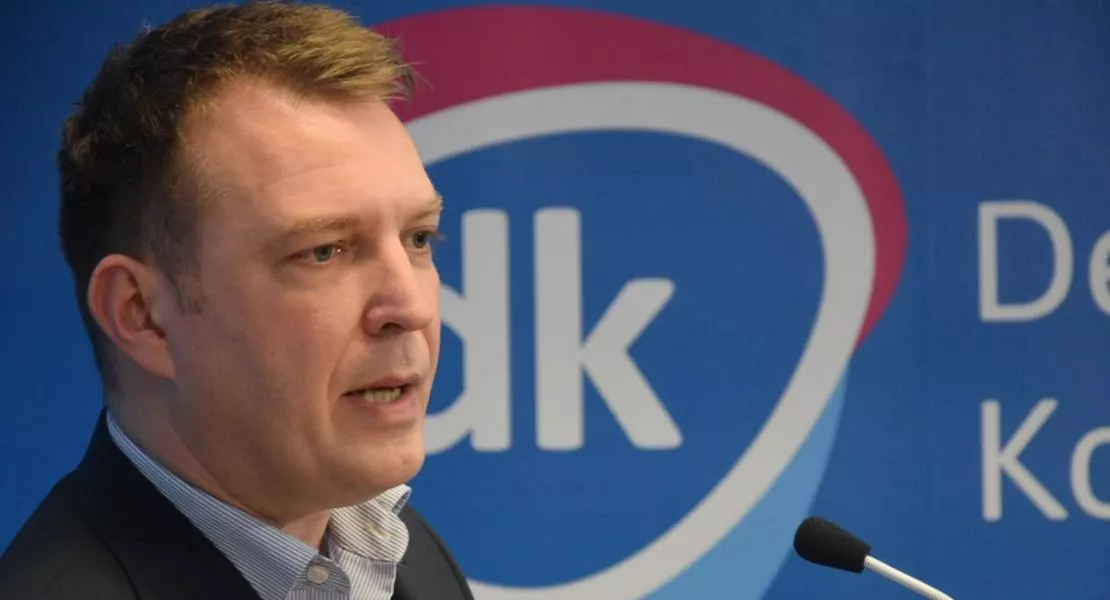 Barkóczi Balázs: A DK követeli, hogy a miniszterelnök kérjen bocsánatot - Orbán Viktor elképesztően taszító, kegyeletsértő módon nyilatkozott reggel a Kossuth-rádióban a járvánnyal kapcsolatban