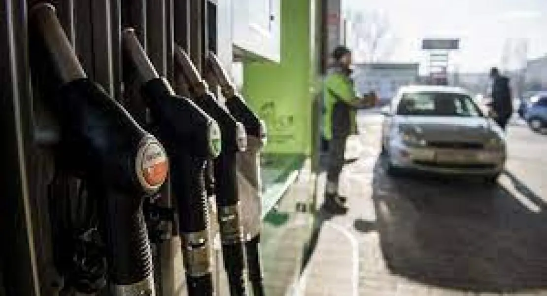 Varju László: Lassan két és félszer annyiba kerül a benzin, mint a Gyurcsány-kormány idején; így ad a kormány újabb lökést az orbáni inflációnak és az áremeléseknek
