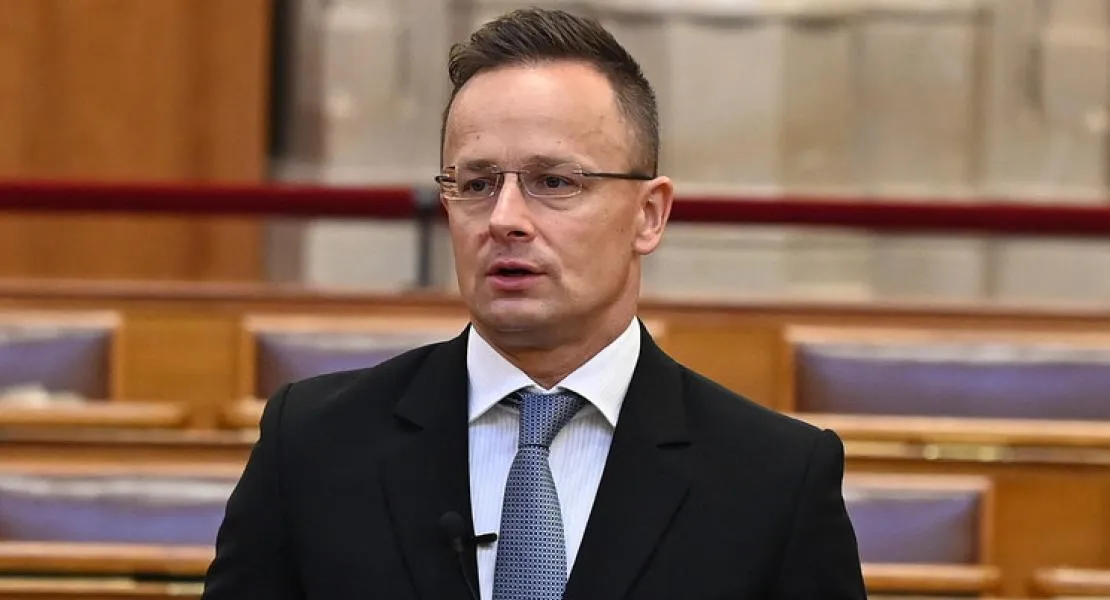 A DK reagálása Szijjártó Péter nyilatkozatára - Ha a magyar ellenzéket zárják ki a politikai versenyből a belengetett ÁSZ-büntetéssel, az rendben van Szijjártónak?