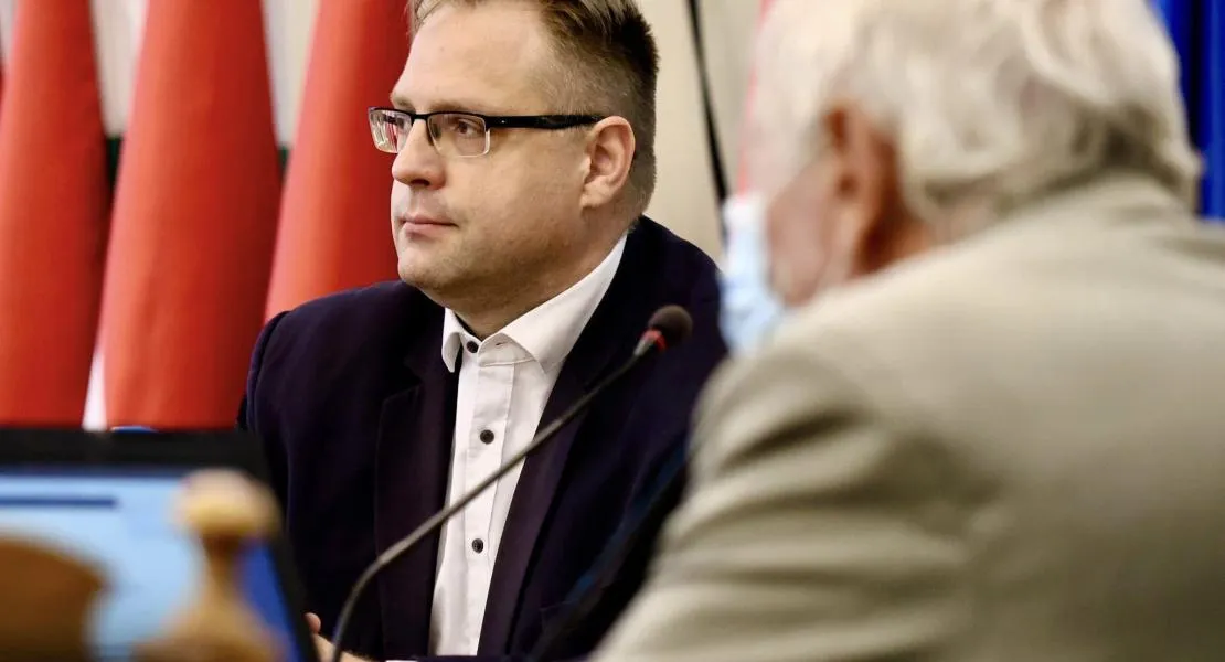 Györfi Mihályt támogatja szolnoki polgármester-jelöltként a DK és az MSZP az önkormányzati választáson