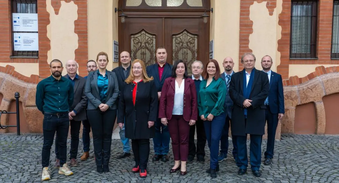 Megvan az ellenzék közös polgármesterjelöltje Pesterzsébeten – Fekete Katalint, a Demokratikus Koalíció képviselőjét támogatják a pártok