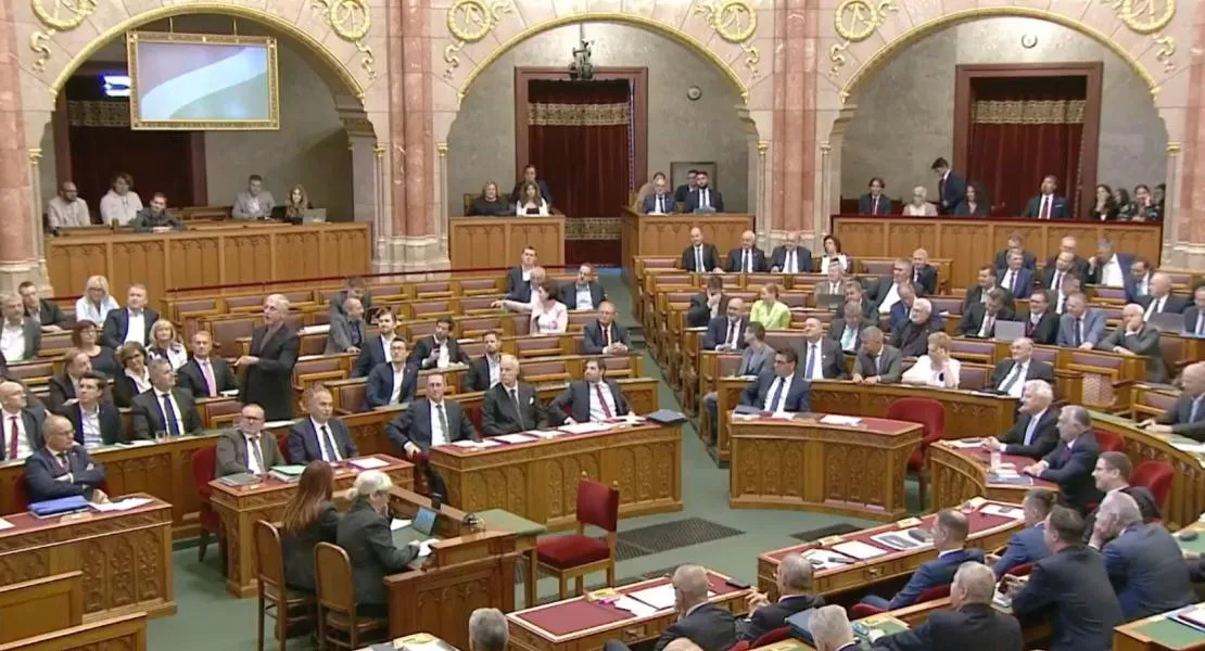 A DK nem vesz rész a Parlament hétfői ülésének további részében Kövér László alkotmányellenes döntése miatt