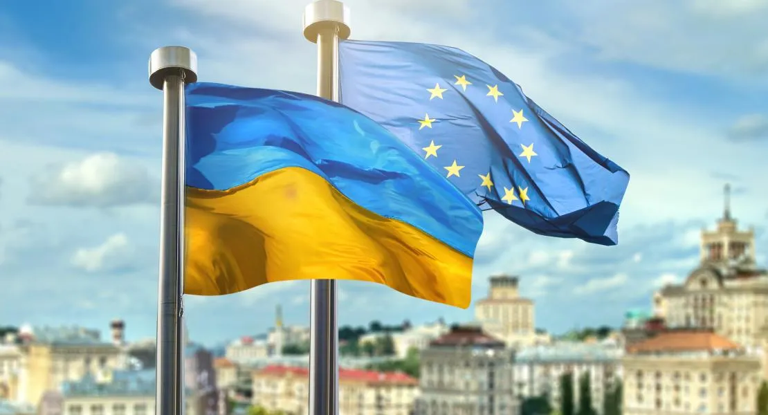 Kiderült, hogy a Fidesz politikusai és a Tisza szavazói is támogatjak Ukrajna EU-csatlakozását, de csak a DK meri felvállalni