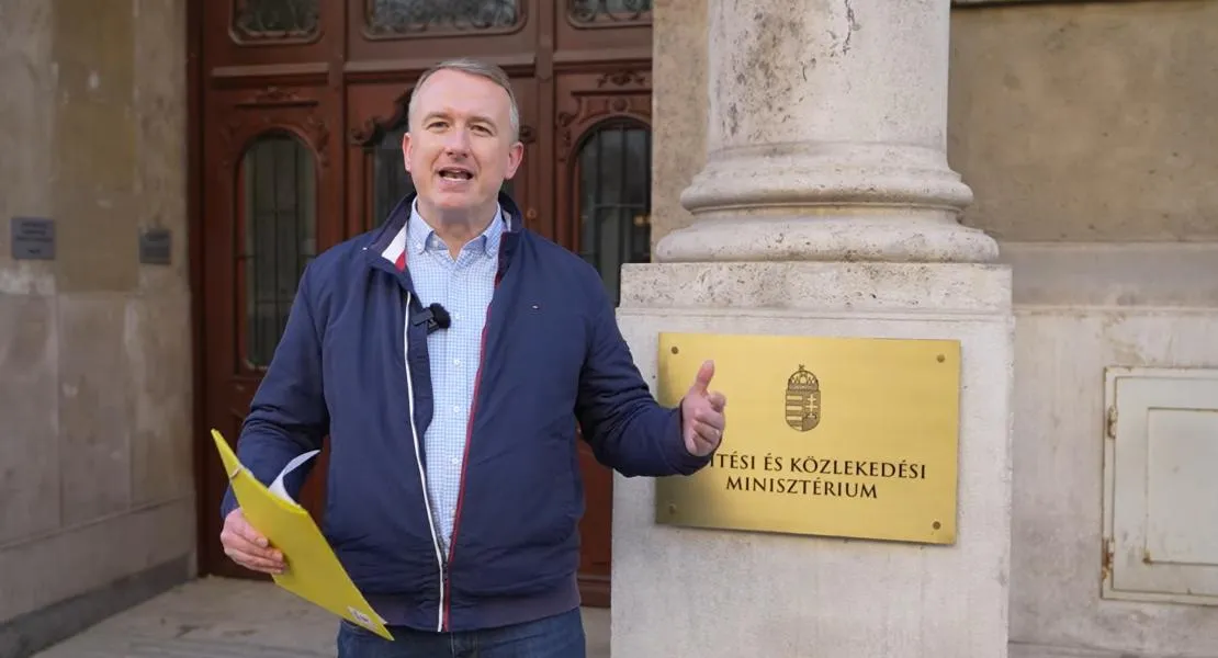 DK: Jelölje Donald Trumpot vagy Vlagyimir Putyint az Alkotmánybíróságba a Fidesz!