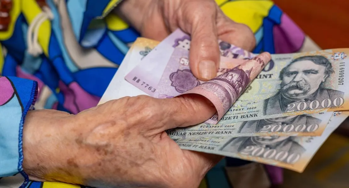 Dobrev Klára azonnali nyugdíjkiegészítést követel a nyugdíjkorrekció elmaradása miatt