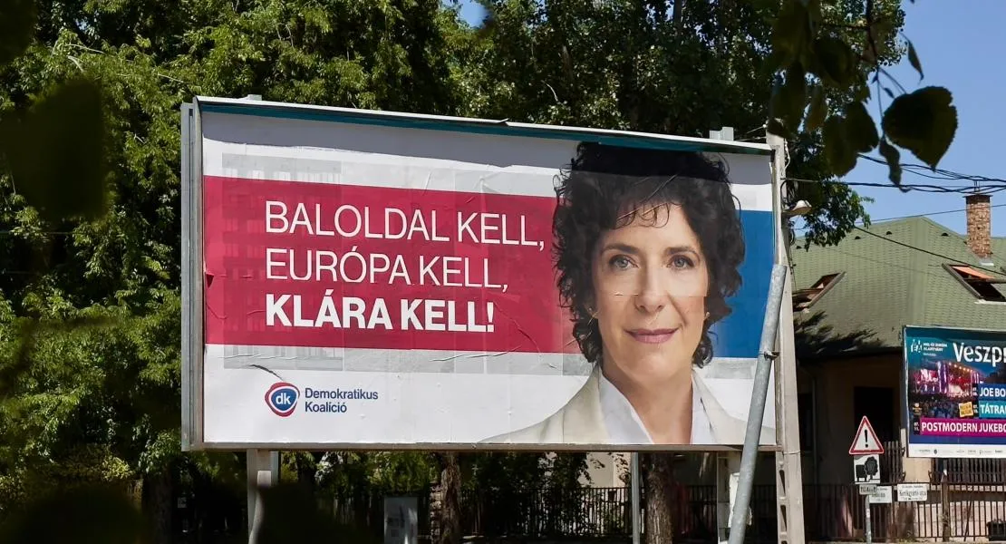 A DK óriásplakátkampányt indított: “Baloldal kell, Európa kell, Klára kell!”