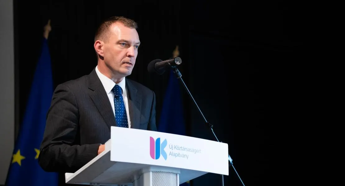  Megkezdődött a kamu közvéleménykutatók meccse - A Fidesz és a Tisza házikutatója is hamis számokkal manipulál