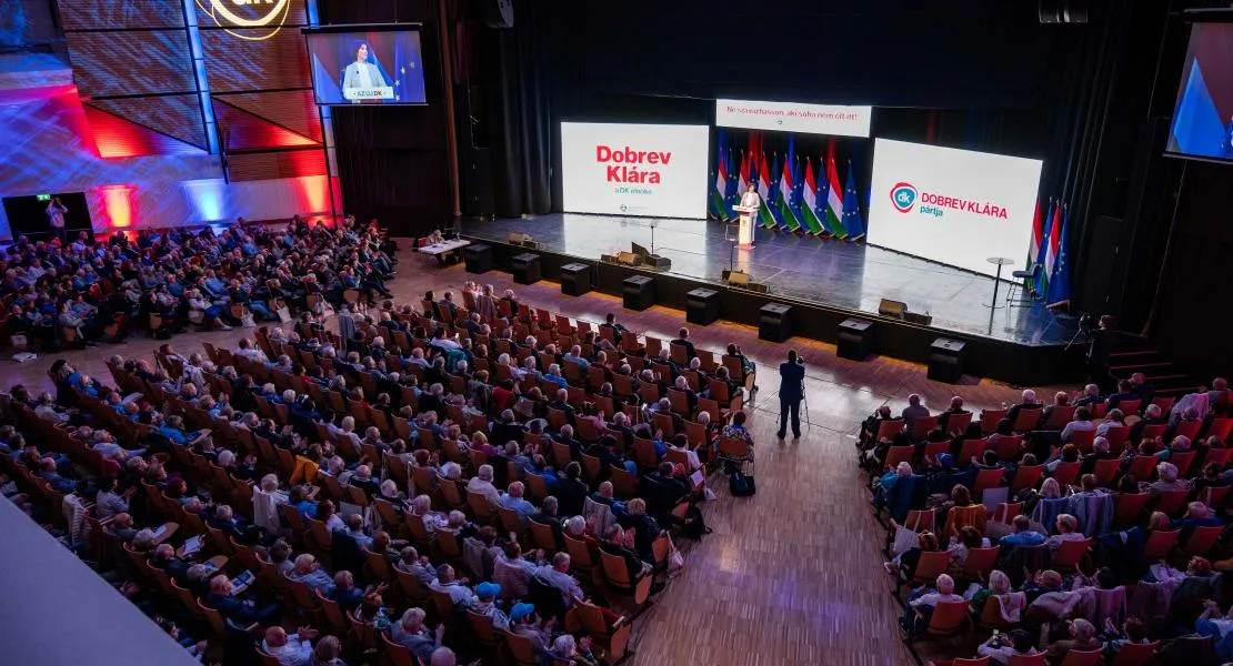 Dobrev Klára bemutatta a DK 106 országgyűlési képviselőjelöltjét a párt kongresszusán