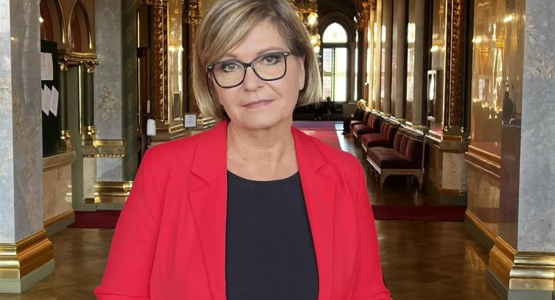 Hazudott Hankó Balázs kulturális miniszter a parlament bizottsági ülésén arról, hogy nem lehet visszavonni Nagy Feró Kossuth-díját Hazudott Hankó Balázs kulturális miniszter a parlament bizottsági ülésén arról, hogy nem lehet visszavonni Nagy Feró Kossuth-díját