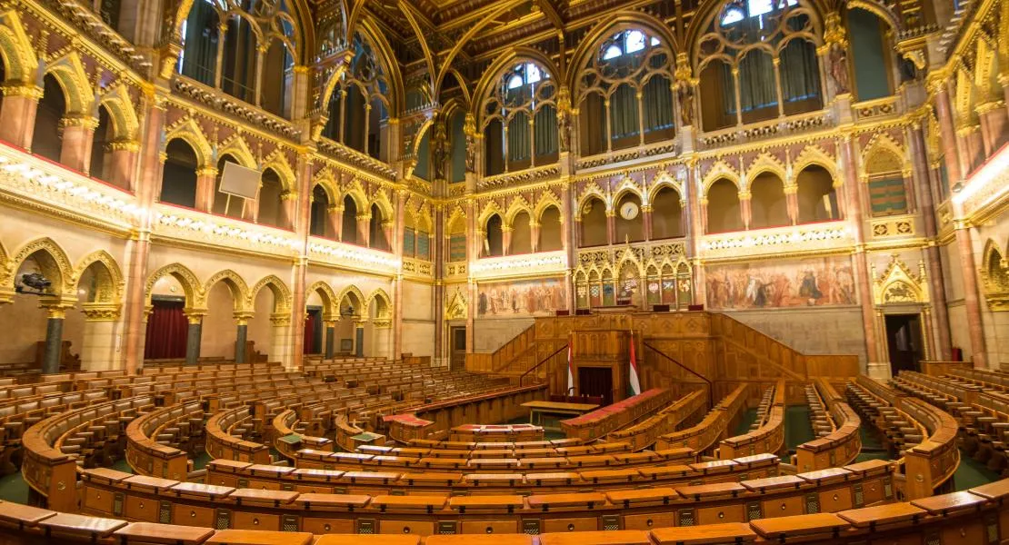 A DK megszavazza a Parlamentben a 14. havi nyugdíj sürgős tárgyalását, hogy be tudjuk nyújtani a nyugdíjszámítás “svájci indexálásának” visszaállításáról szóló javaslatunkat