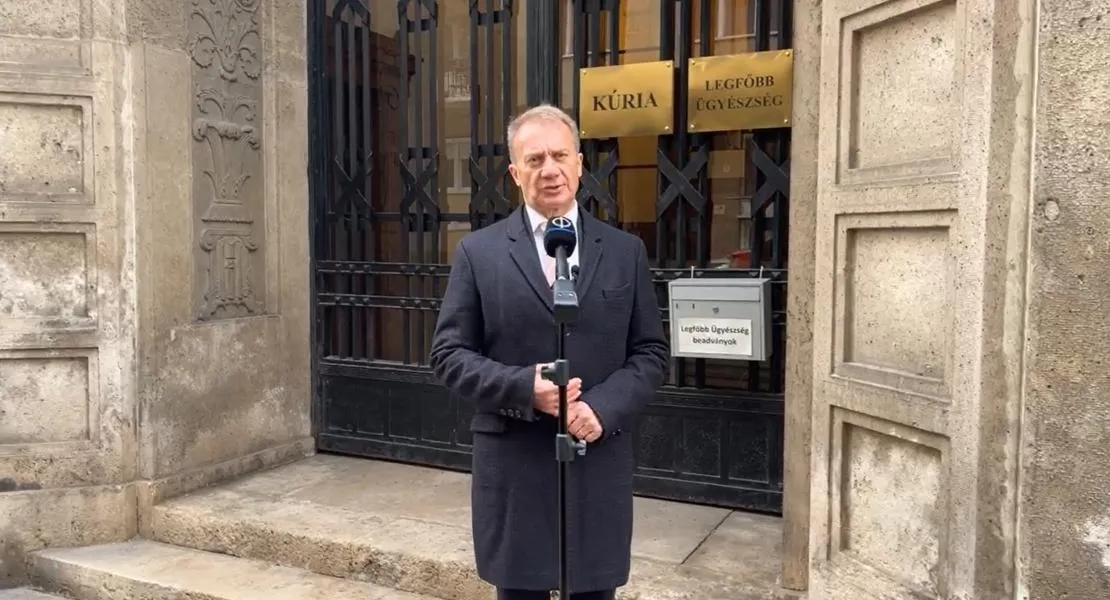 A DK pert nyert a kínai hitelszerződés ügyében - Az Államadósság Kezelő Központnak ki kell adnia a gigahitel részleteit