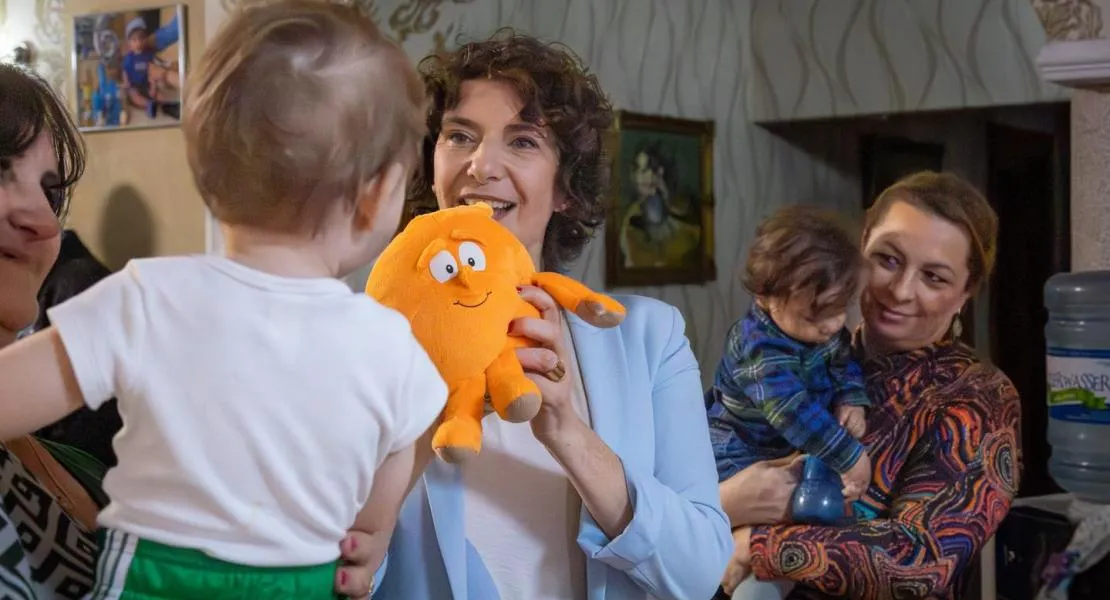 Dobrev Klára: December 24-ig mindennap meglepünk valakit, mert mi baloldaliak mindennap, karácsonykor is segítünk.