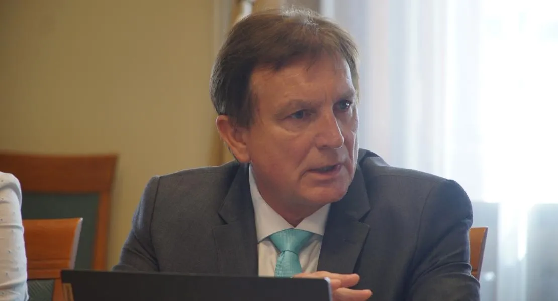 Megvertek egy helyi férfit a hévizgyörki ipari park kivitelezői - A DK feljelentést tett a rendőrségen