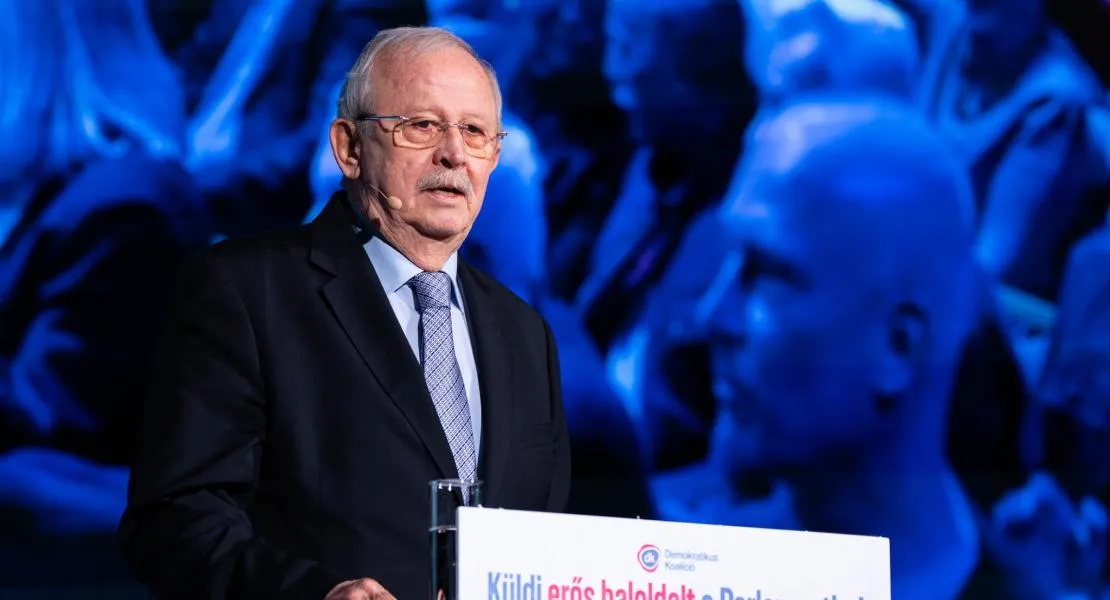 Kuncze Gábor: Ha valaki óellenzéknek nevez, nevessétek ki!